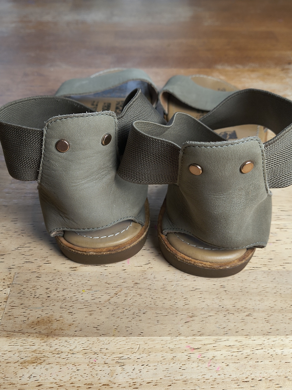 Sorel leather ella cross strap sandals in olive - Picture 5 of 6